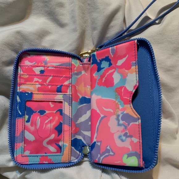 Lilly Pulitzer iphone wristlet - Picture 4 of 4
